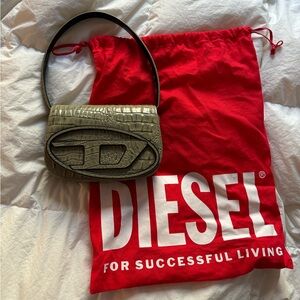 diesel 1dr shoulder bag green